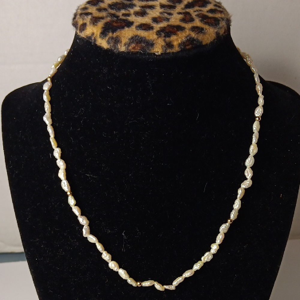 Elegant Pearl Necklace With 14k Clasp